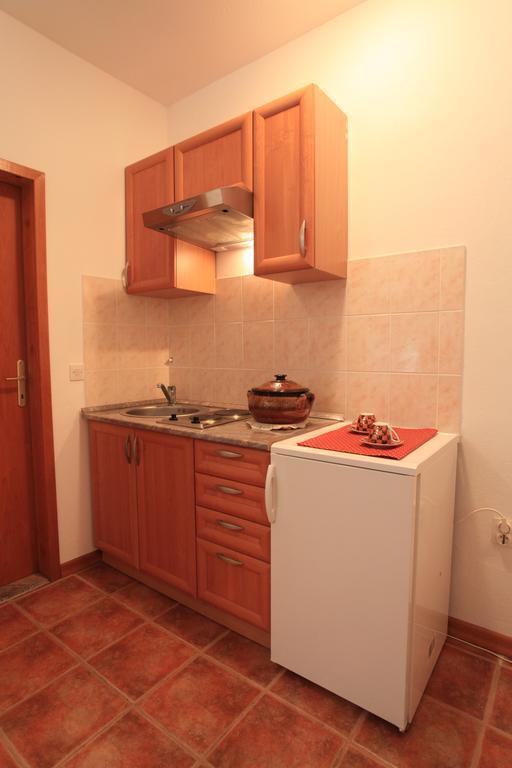 Apartments Pinus Vrboska Room photo